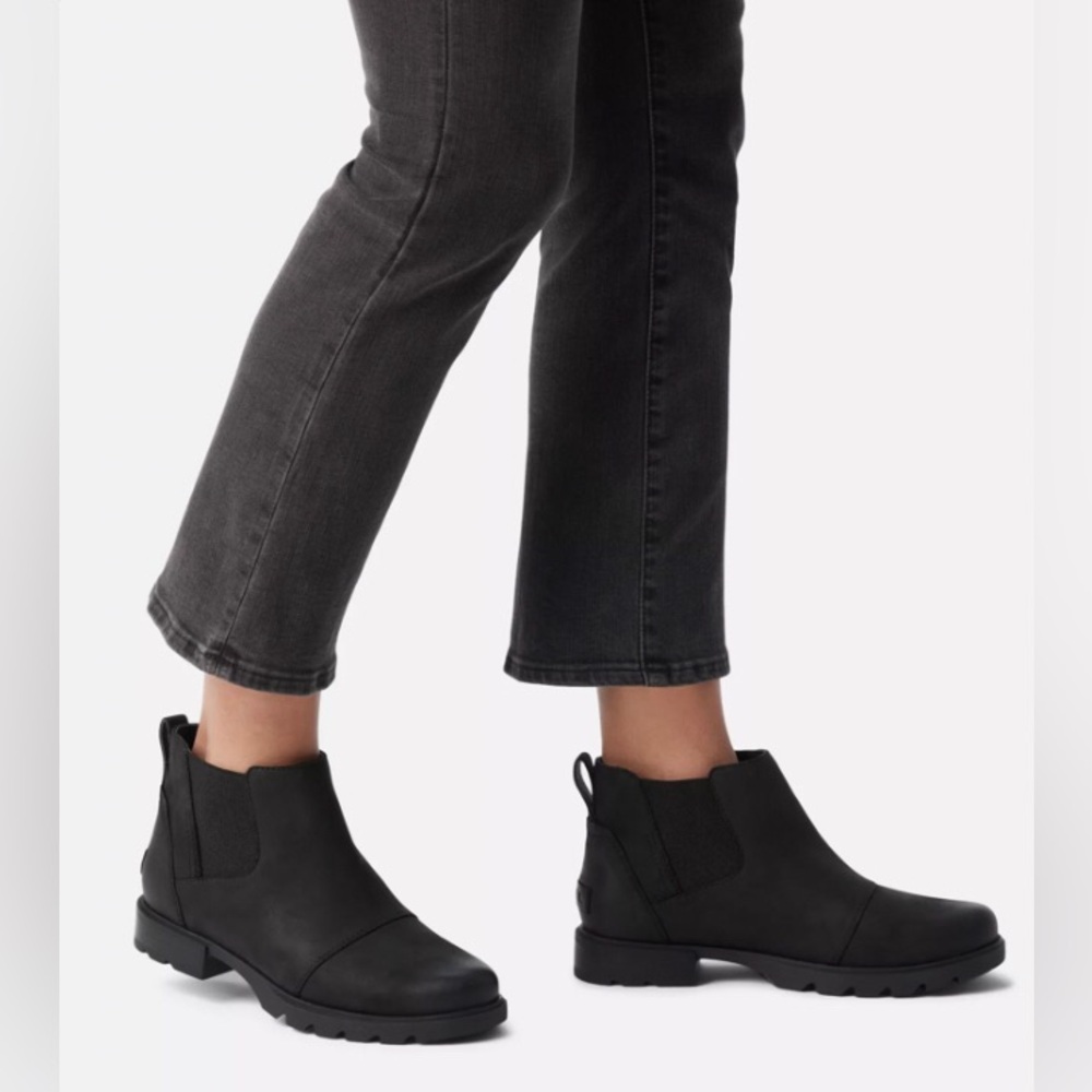 Sorel Waterproof Black Chelsea Booties! NWT!